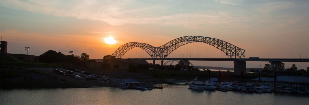 Brücke in Memphis bei Sonnenuntergang